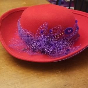 Red wool hat with box